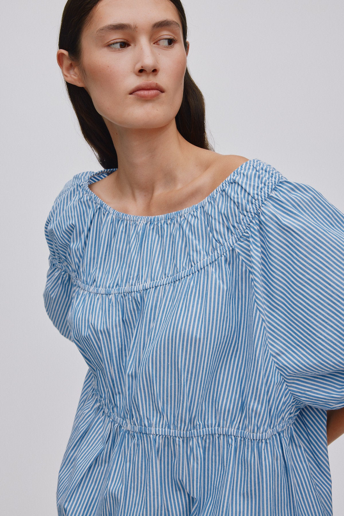Lotte - Quilt stripe elasticated top I Blue white stripe