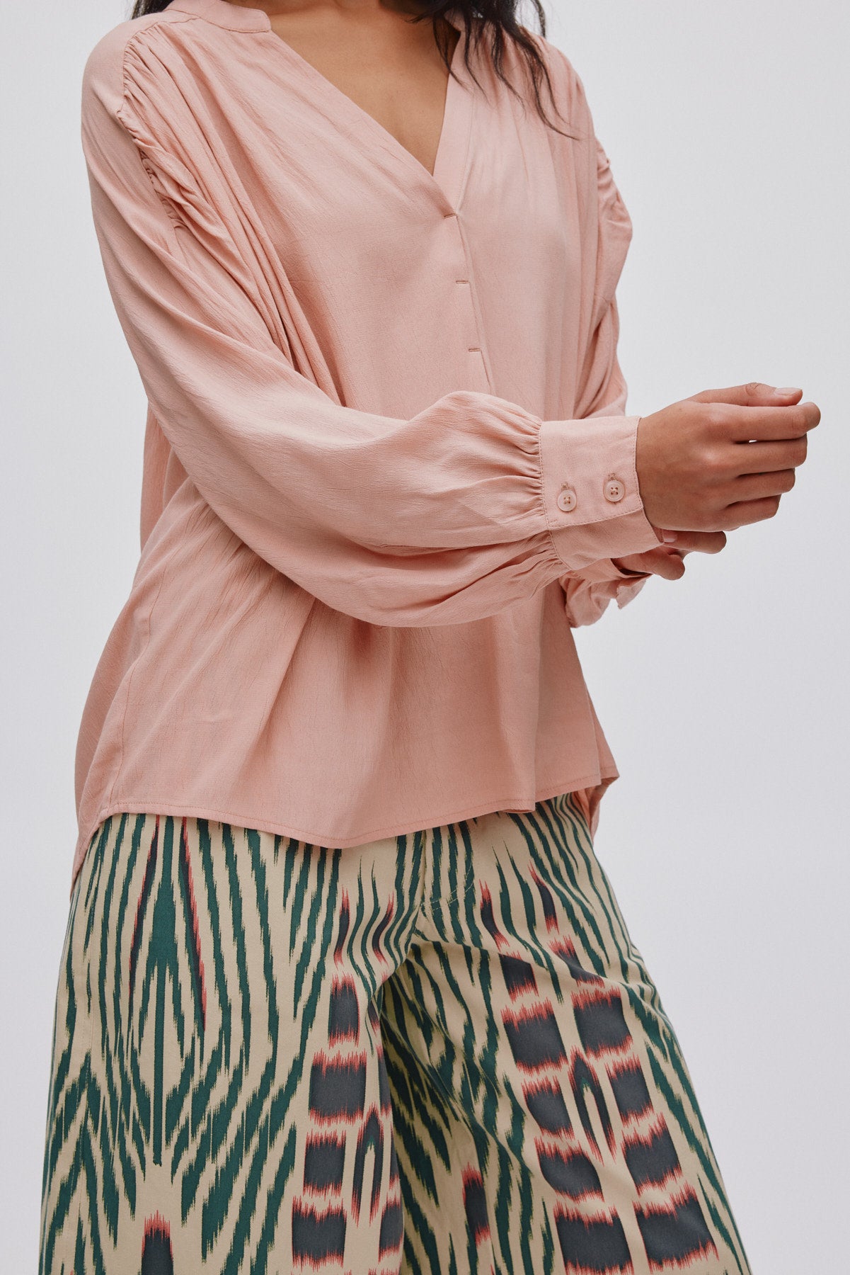 Meg - Sheer lace shirt I Faded black