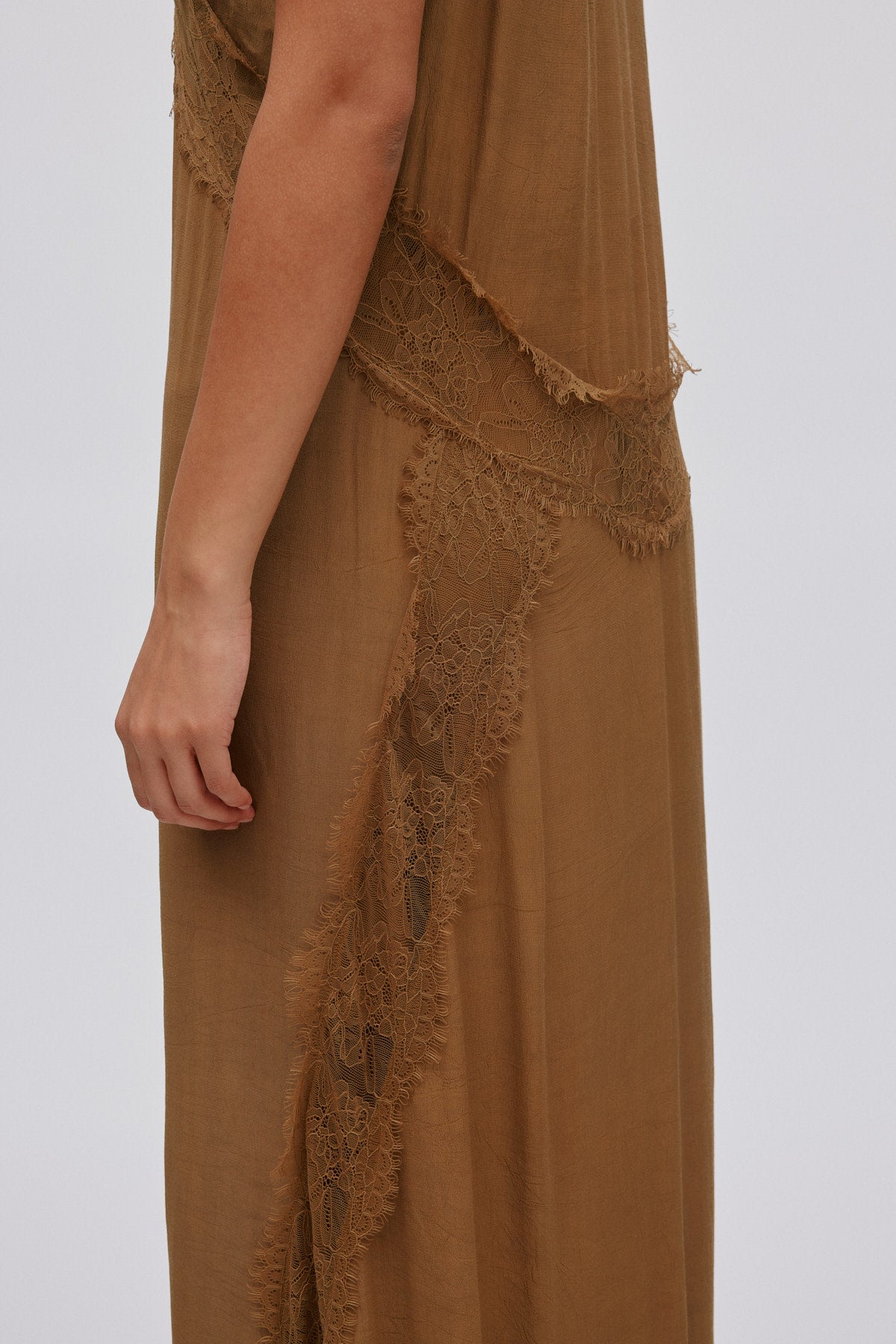 Lilou - Sheer lace panelled dress I Hazelnut