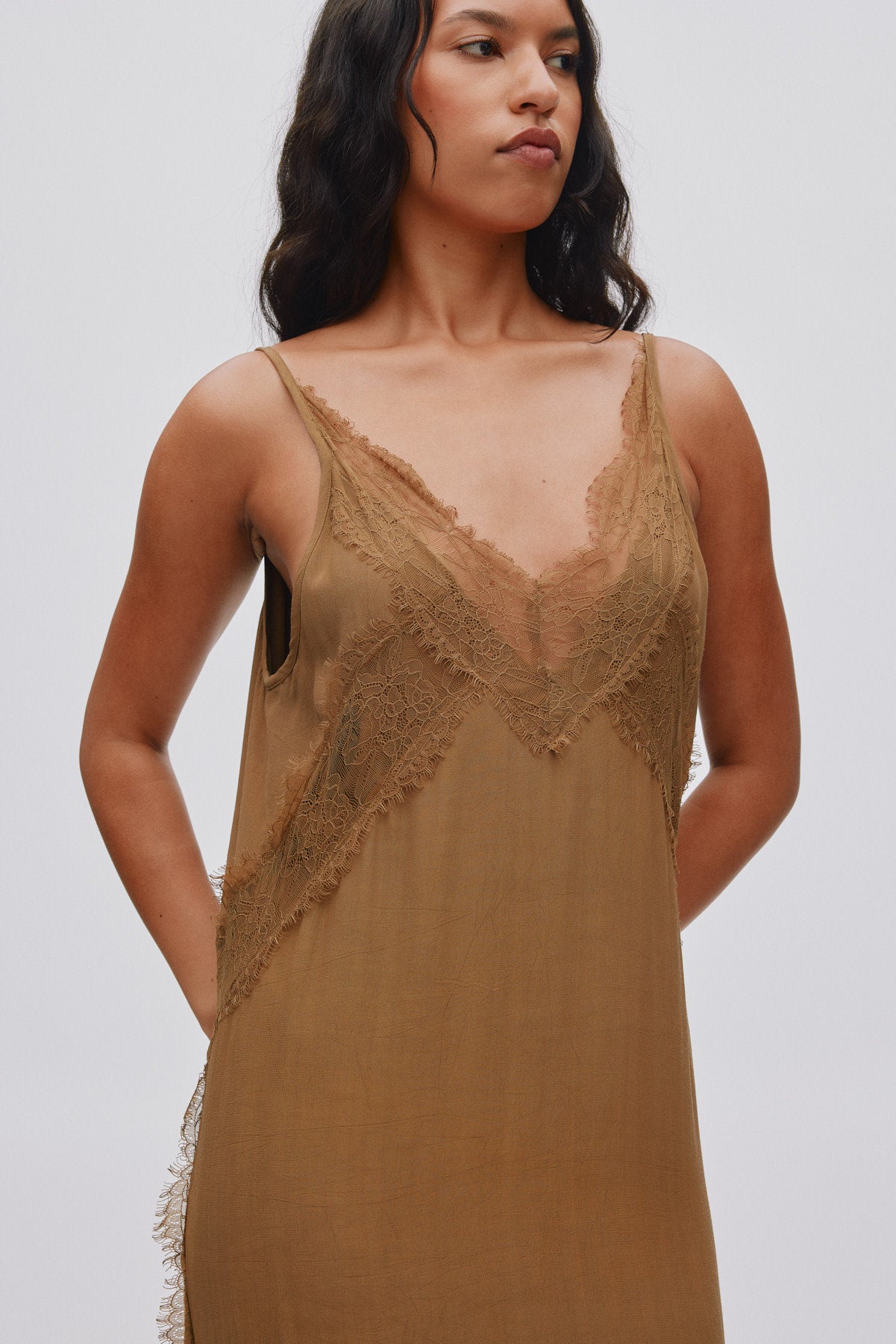 Lilou - Sheer lace panelled dress I Hazelnut
