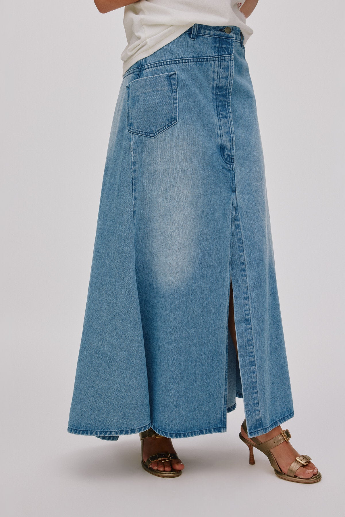 Emmali - Denim long skirt I Light washed denim