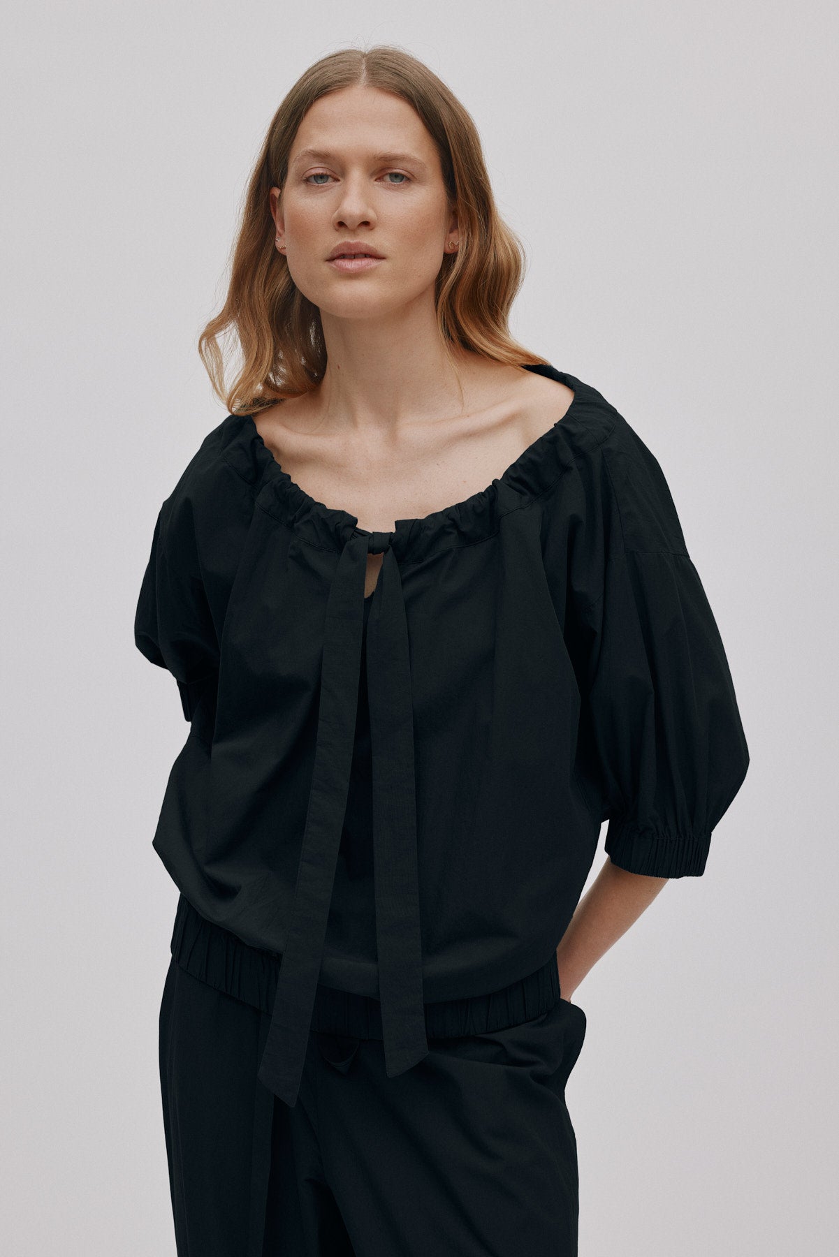 Ingefred - Poplin gathered top I Black