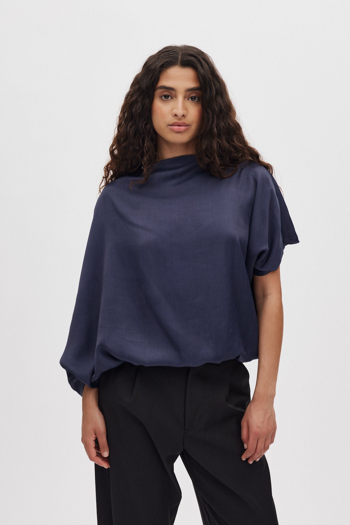 Mist - Ripple drape blouse I Dark Blue