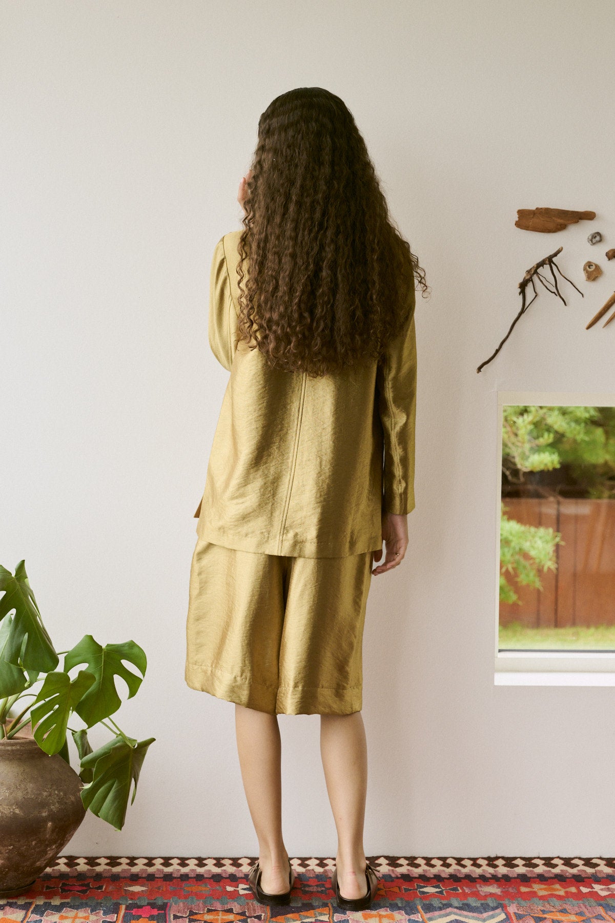 Feliza - Woven gold shorts I Gold