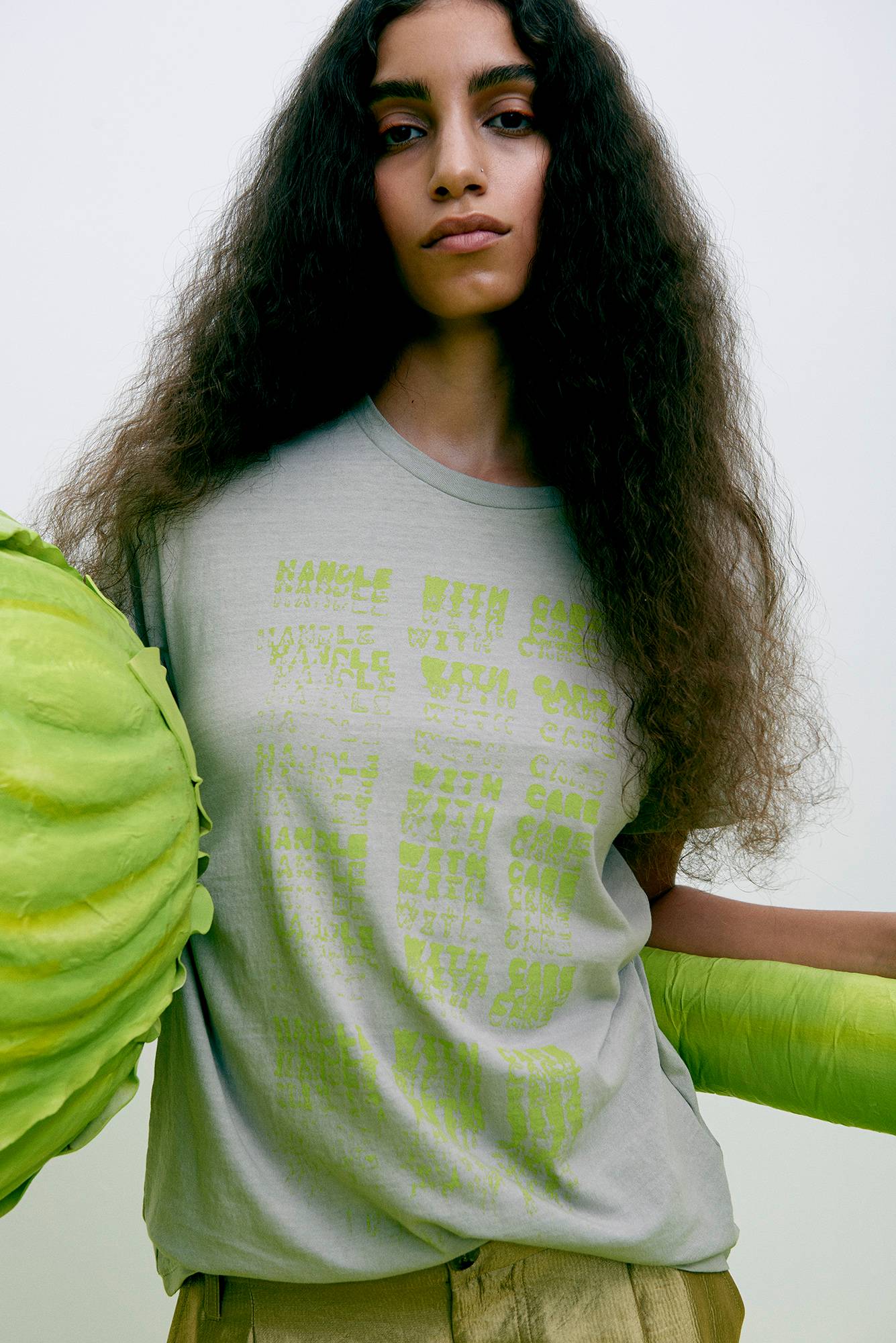 Ambla - Handle with care t-shirt I Dove