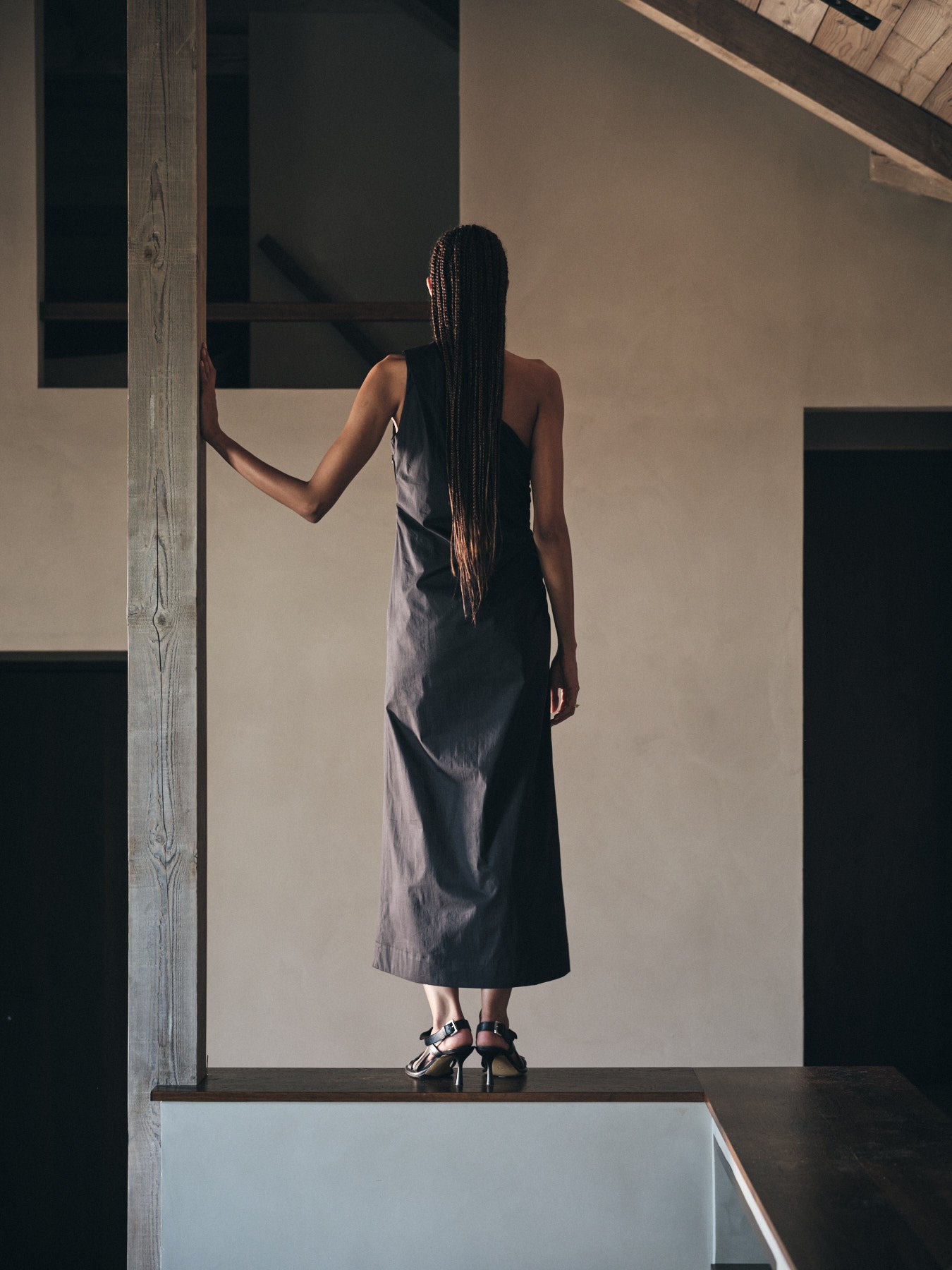 Aryana - Papery one shoulder long dress I Black