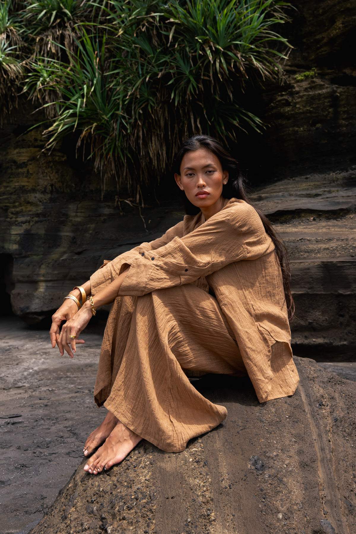 Karam - PRE-ORDER I Crinkled wide leg pants I Walnut