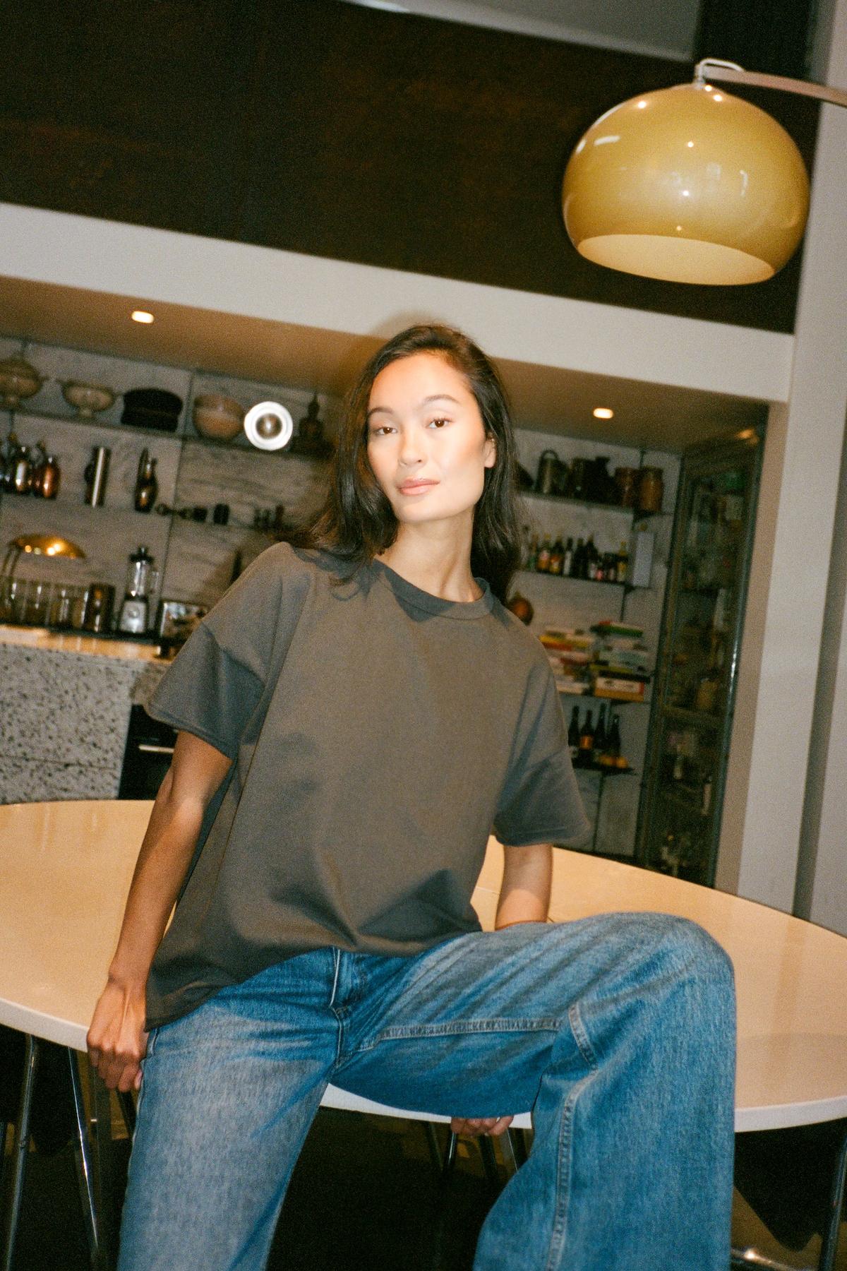 Margot - Light stretch cropped t-shirt I Faded black