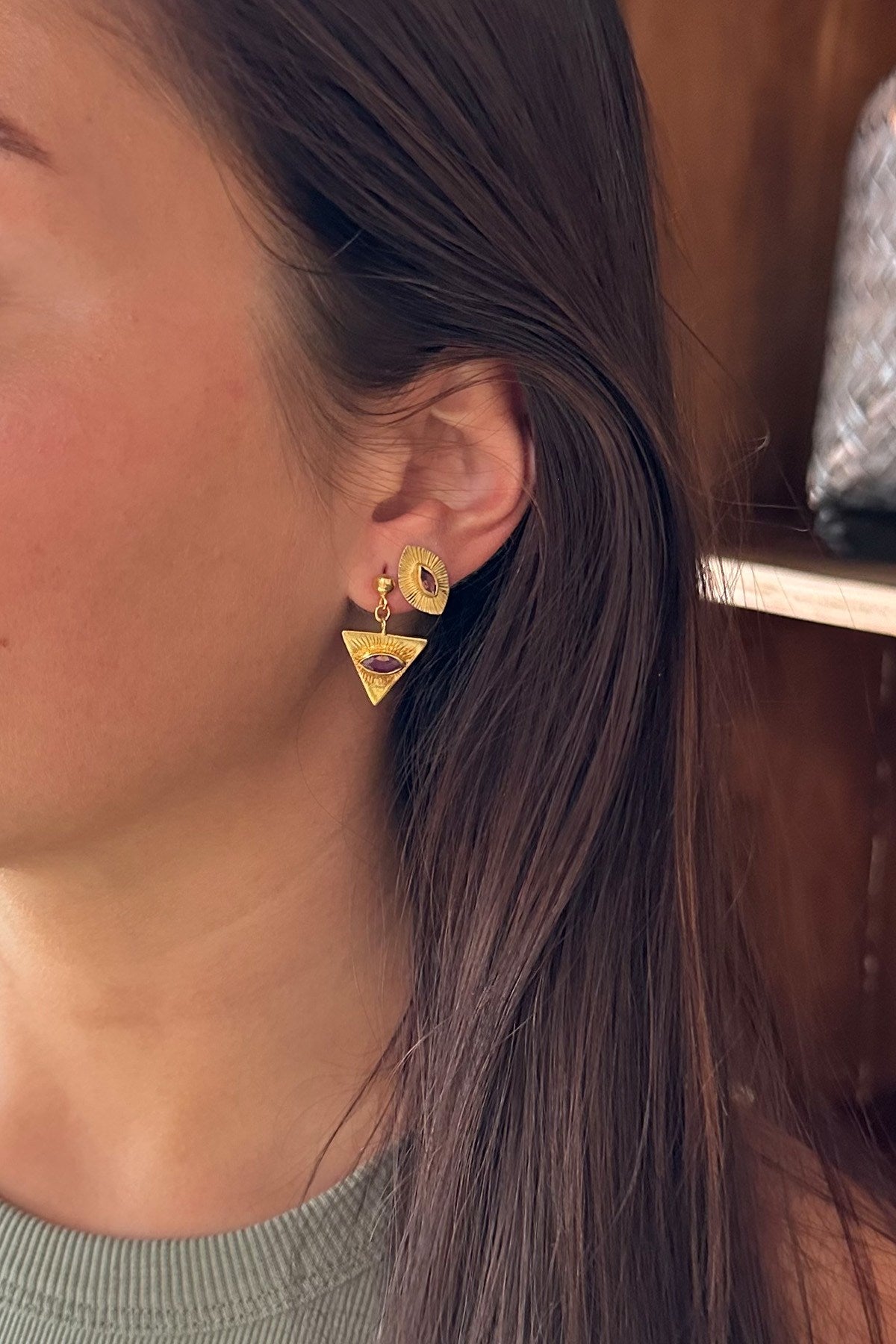 Gold Earstick w/ triangle eye pendant - Nafsu I Red Ruby