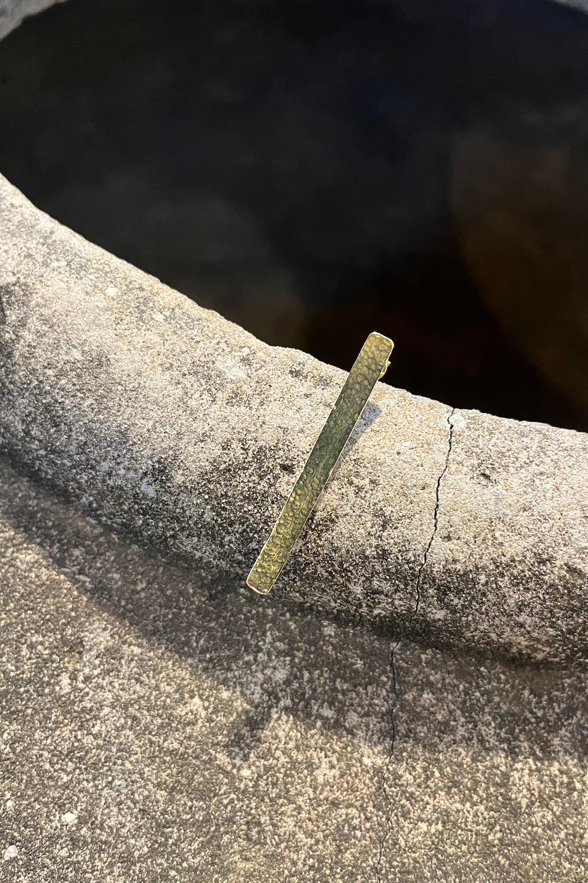 Nafsu - Gold plated Hammered long earstick I Gold plated