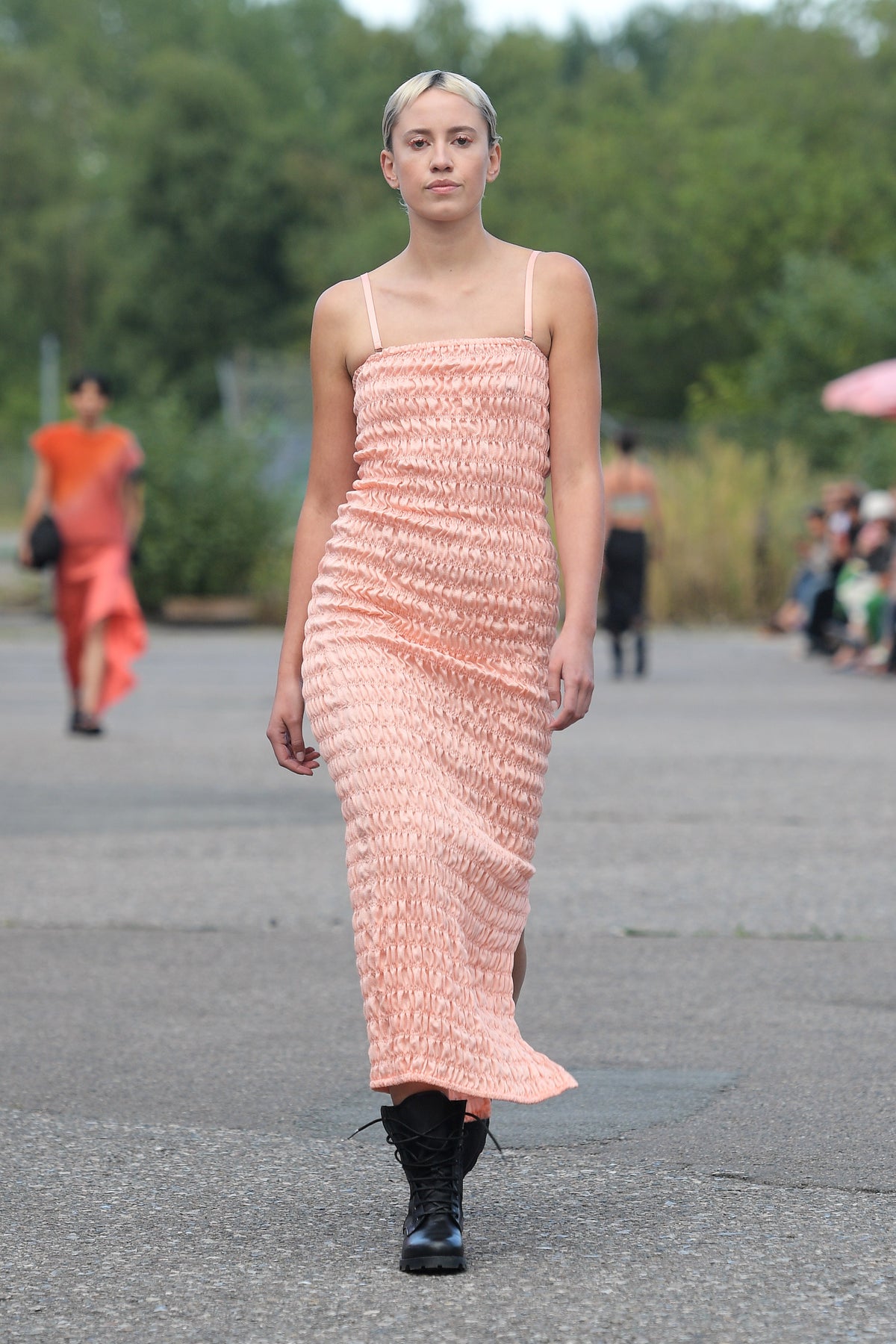 Nova - Shimmer bandeau dress 2 - Rabens Saloner - DK