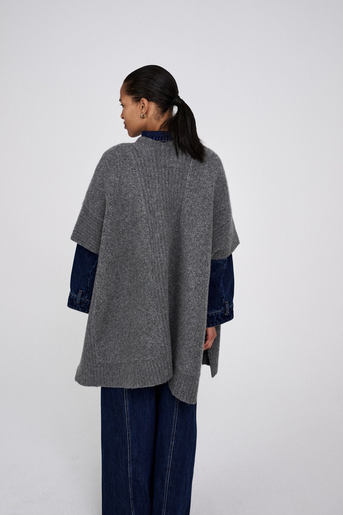 Dorris - Sheep knit cape I Dark brown