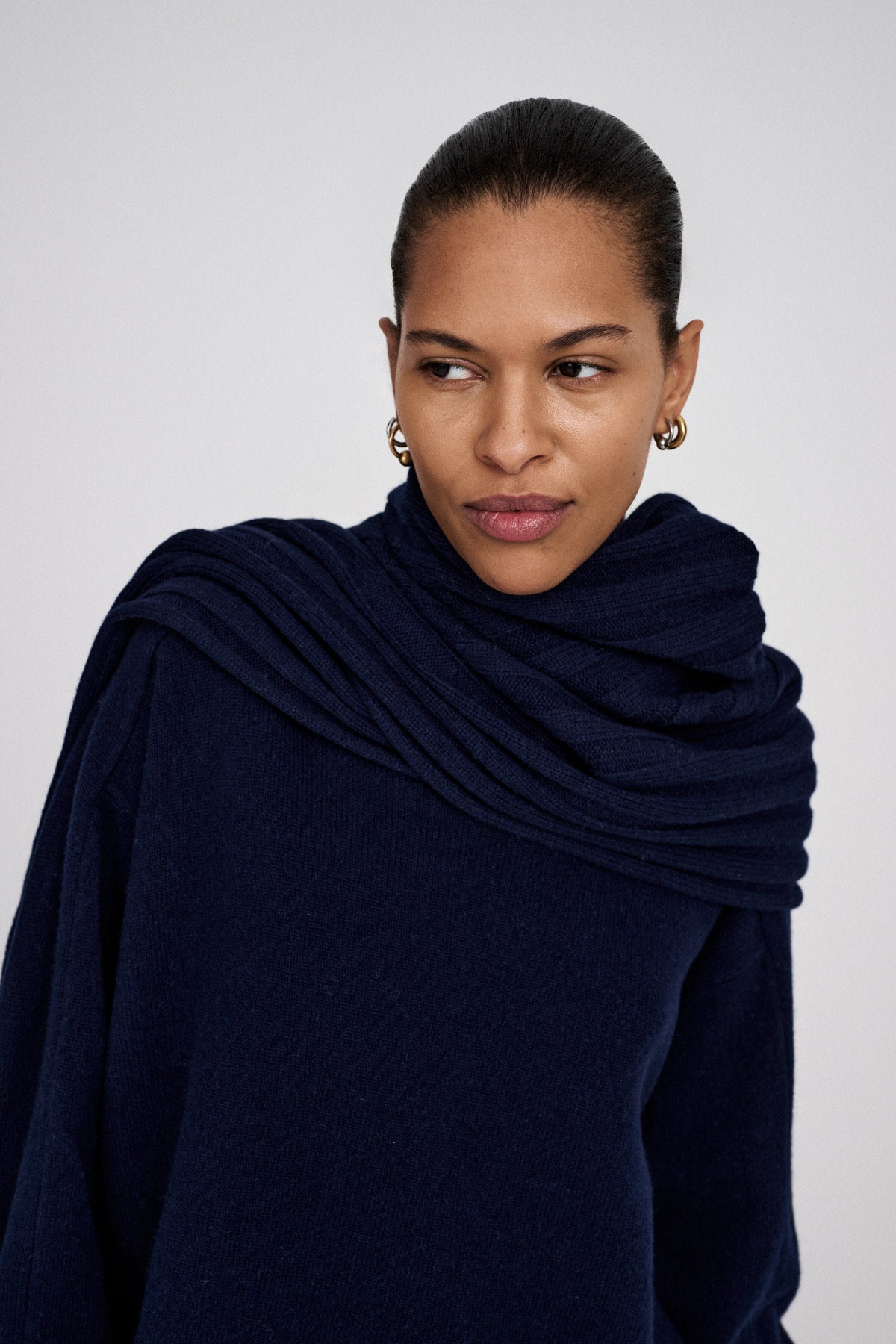 Emillia - Pure wool split scarf I Navy