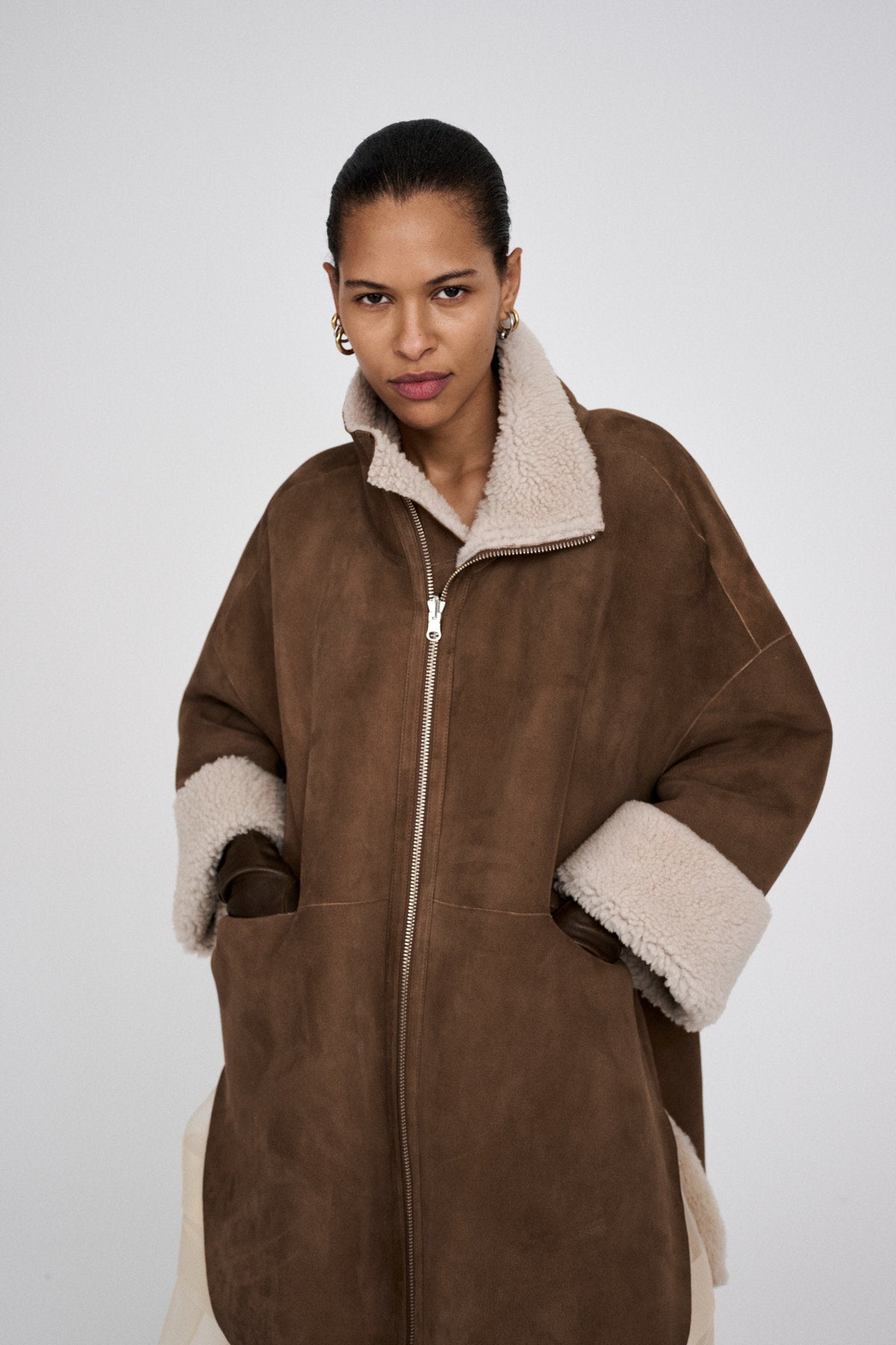 Ejsa - Shearling coat I Dark brown natural combo