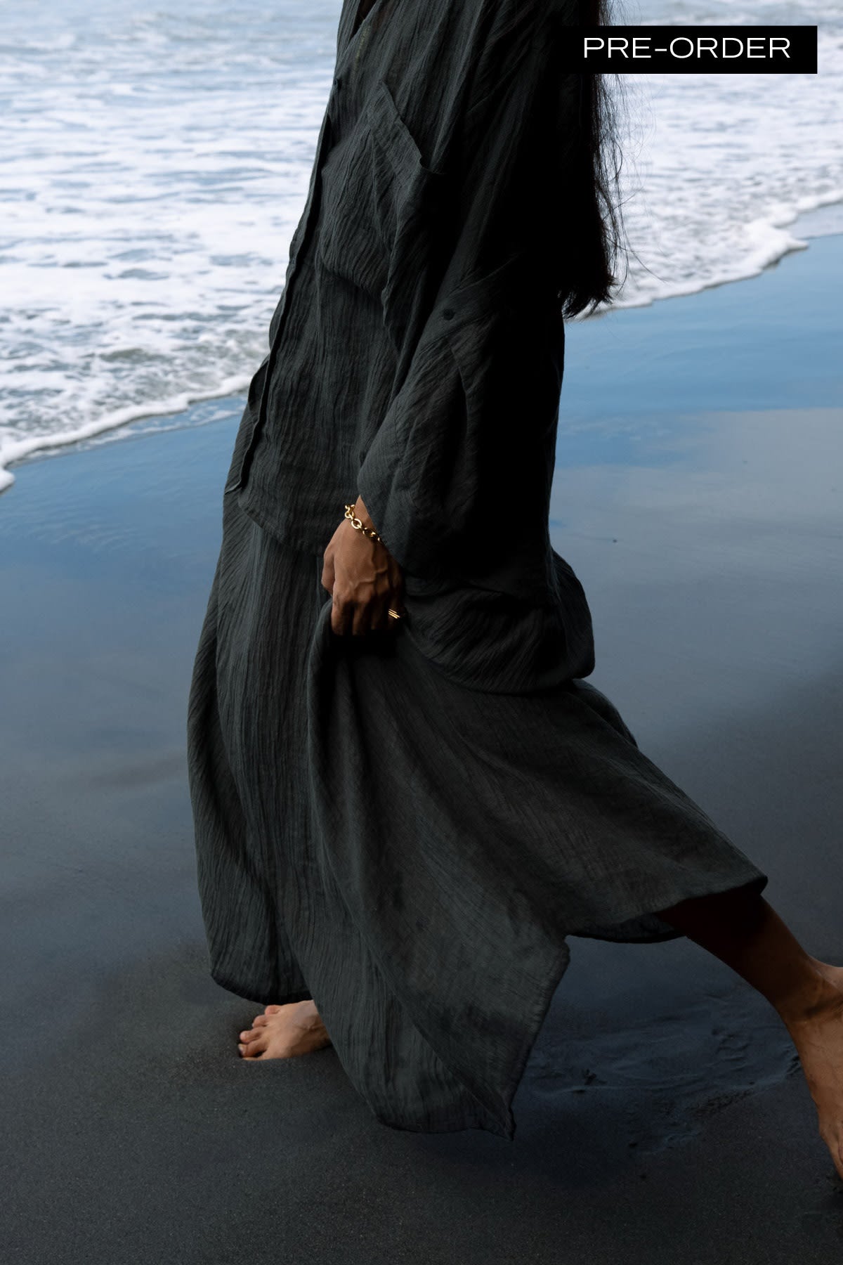 Jumana - PRE-ORDER I Crinkled flared skirt I Faded black