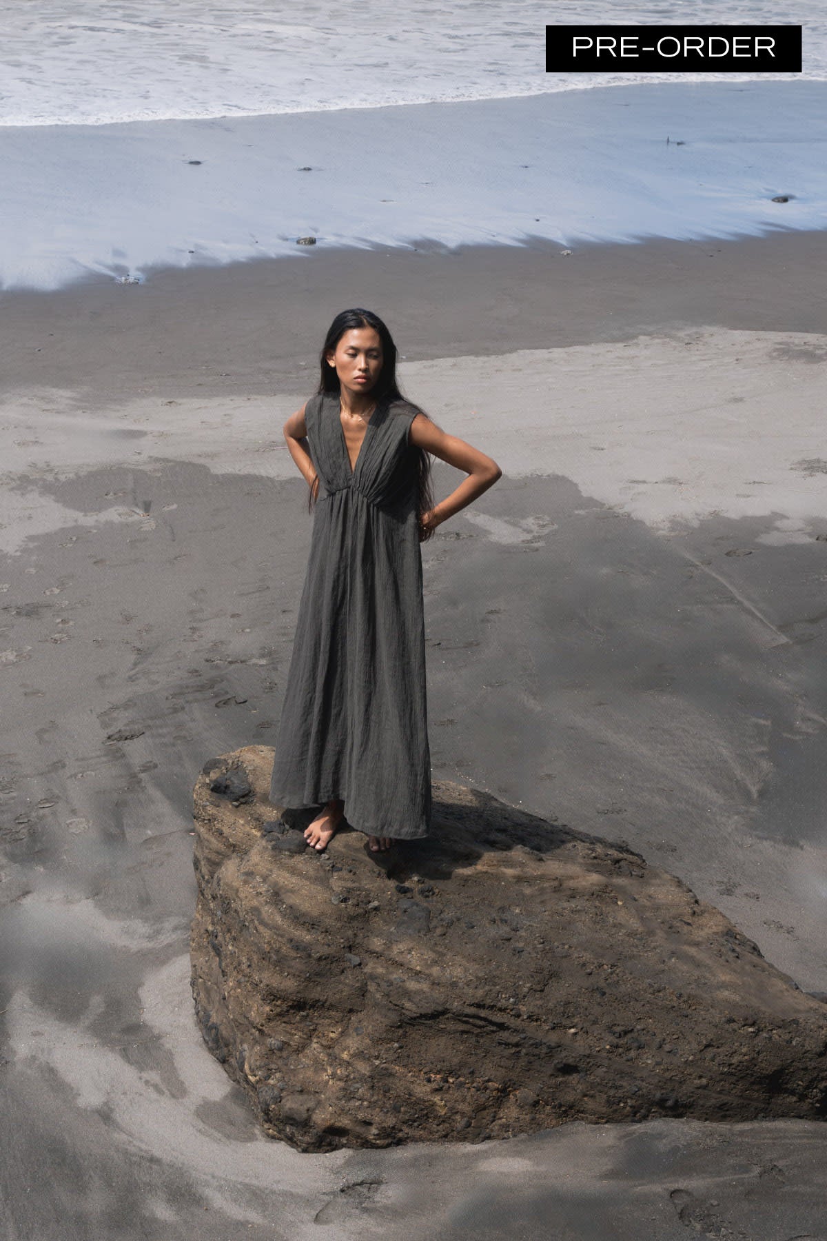 Kimber - PRE-ORDER I Crinkled dress I Faded black