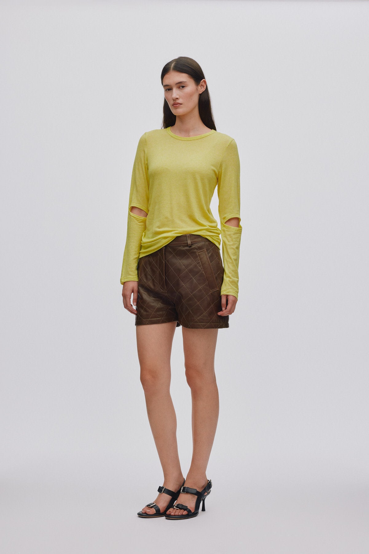 Bet - Quilted leather shorts I Olive