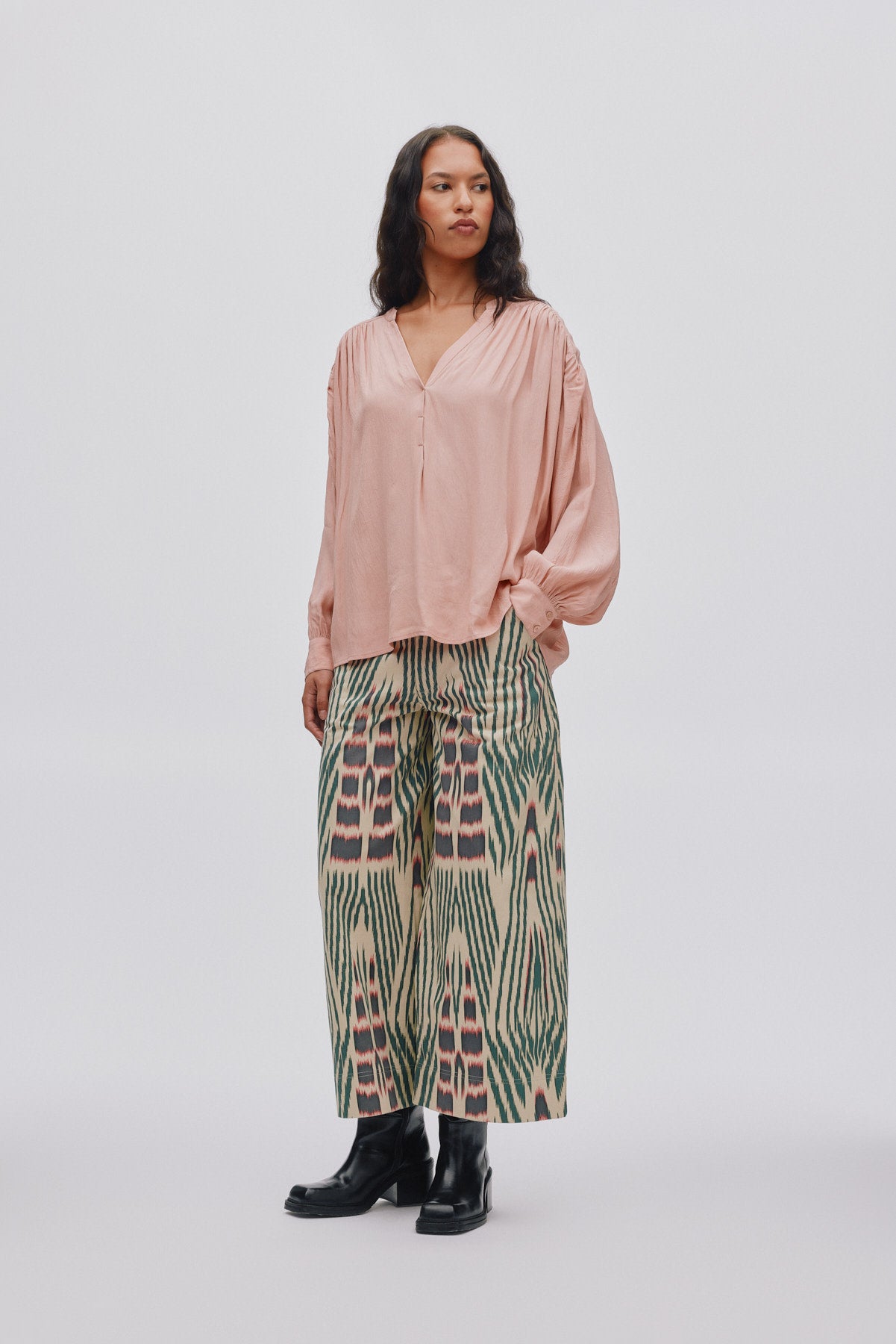 Meg - Sheer lace shirt I Blush