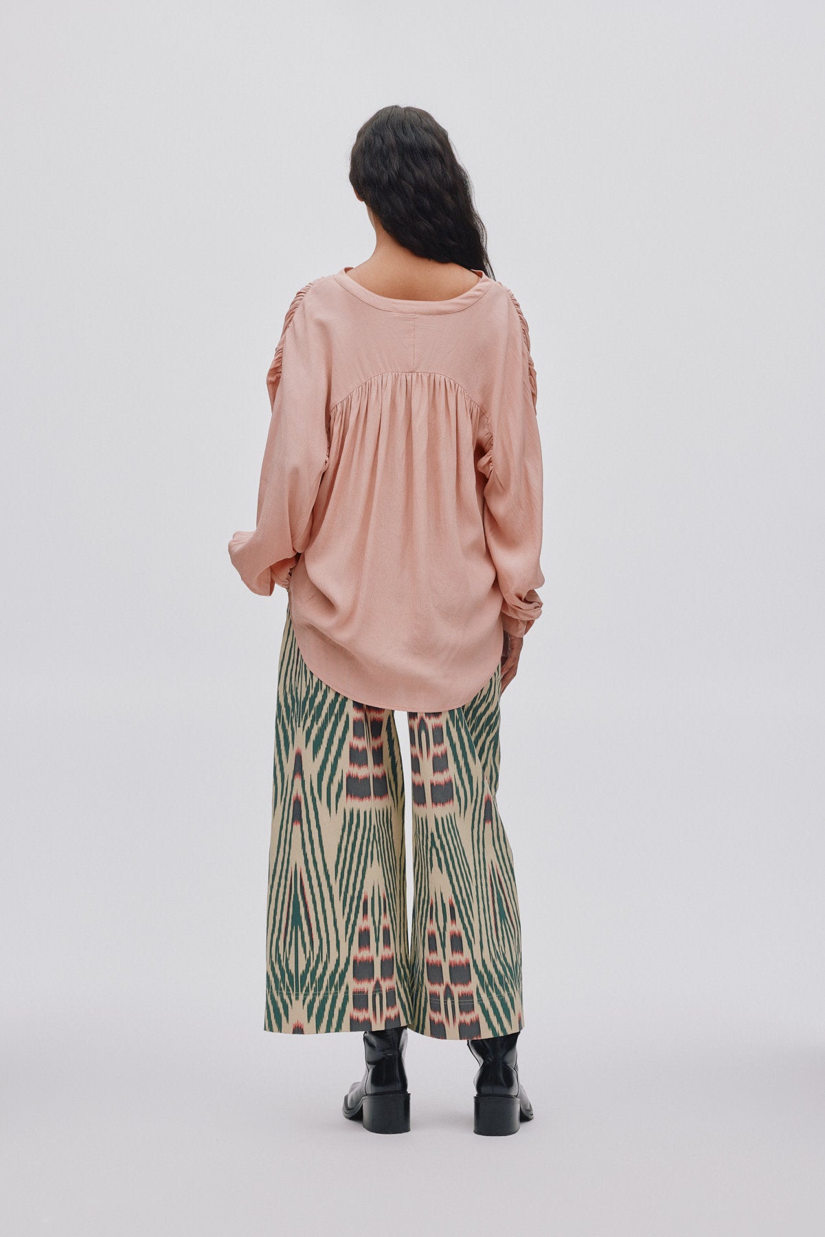 Meg - Sheer lace shirt I Faded black