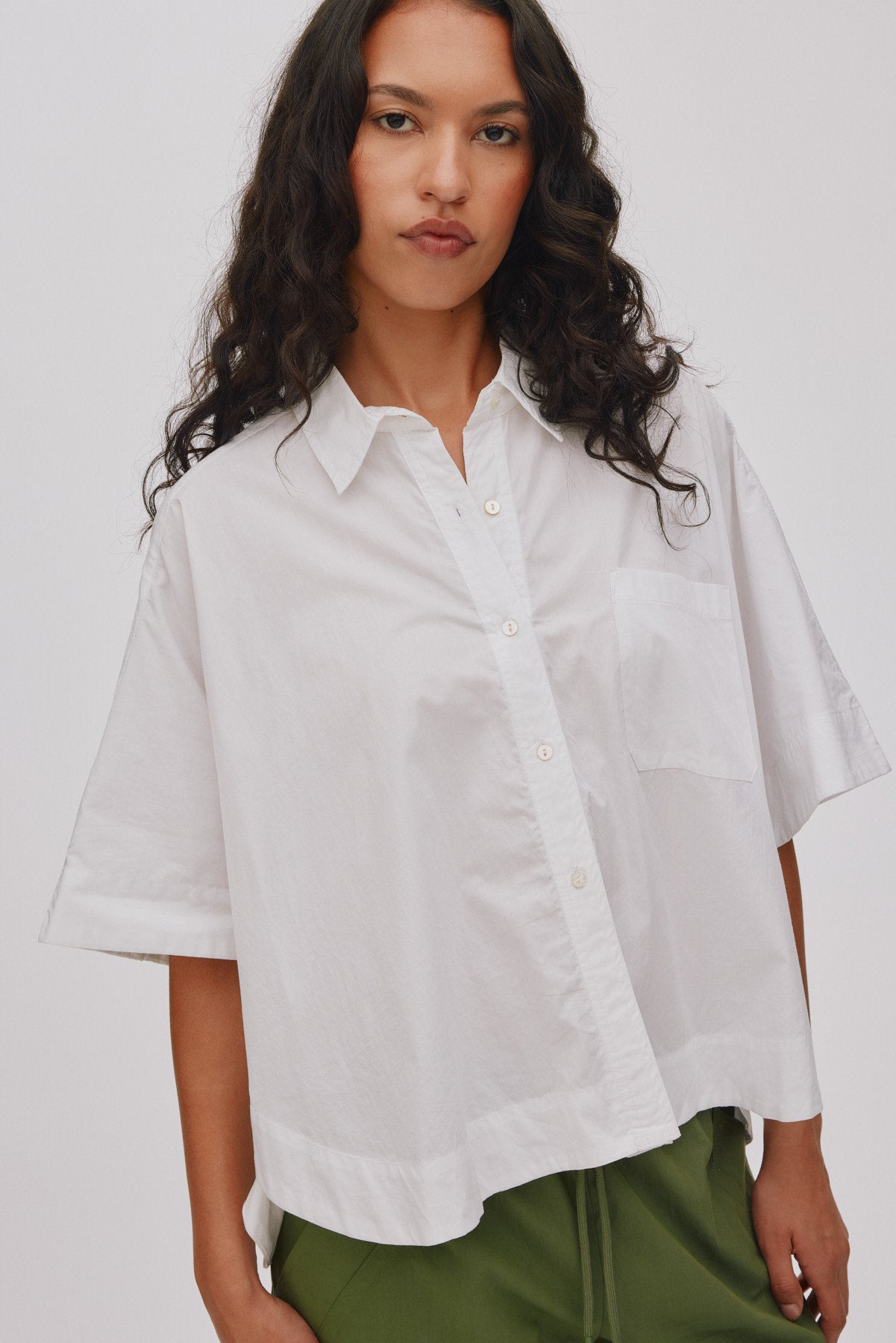 Berte - Poplin curved hem shirt I White