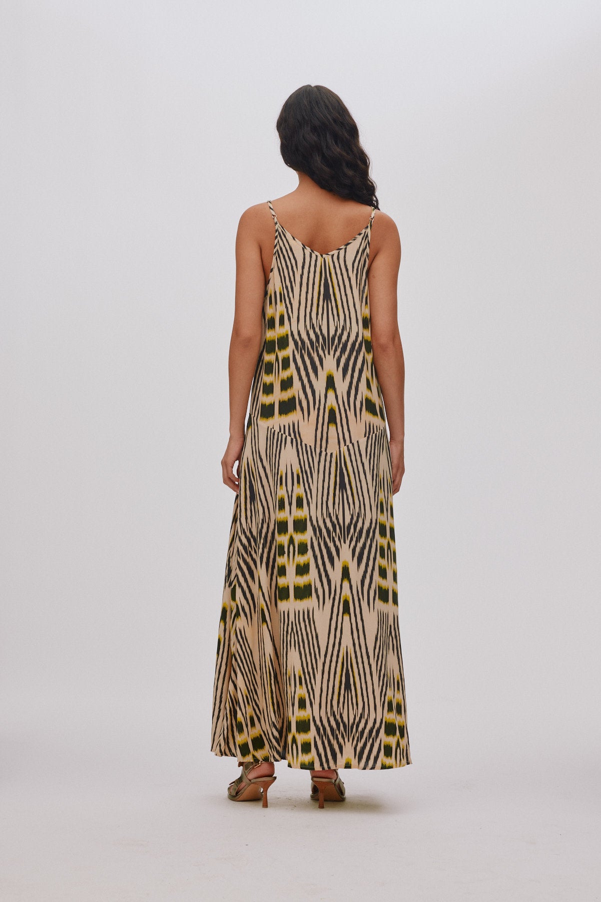 Annebeth - Ikat V-dress I Citrus black dark beige