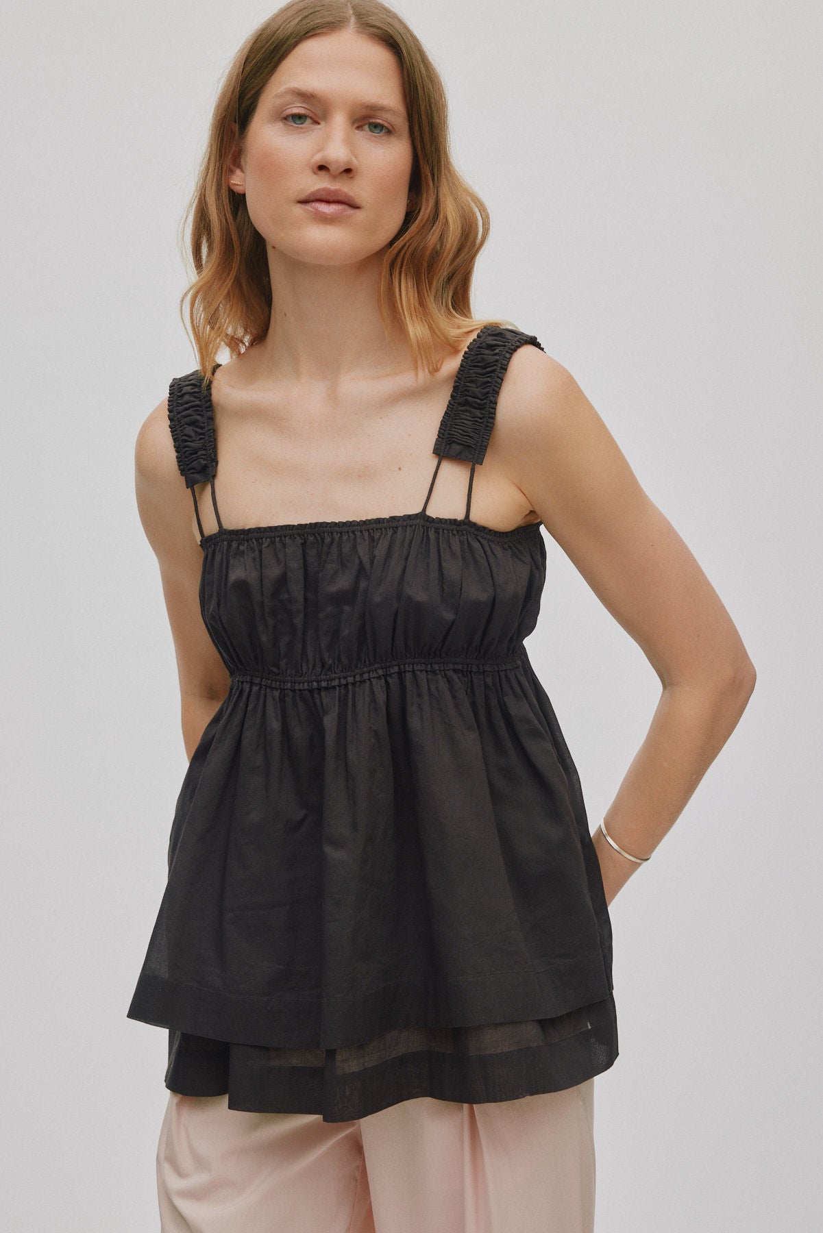 Galia - Multi layer top I Liquorice