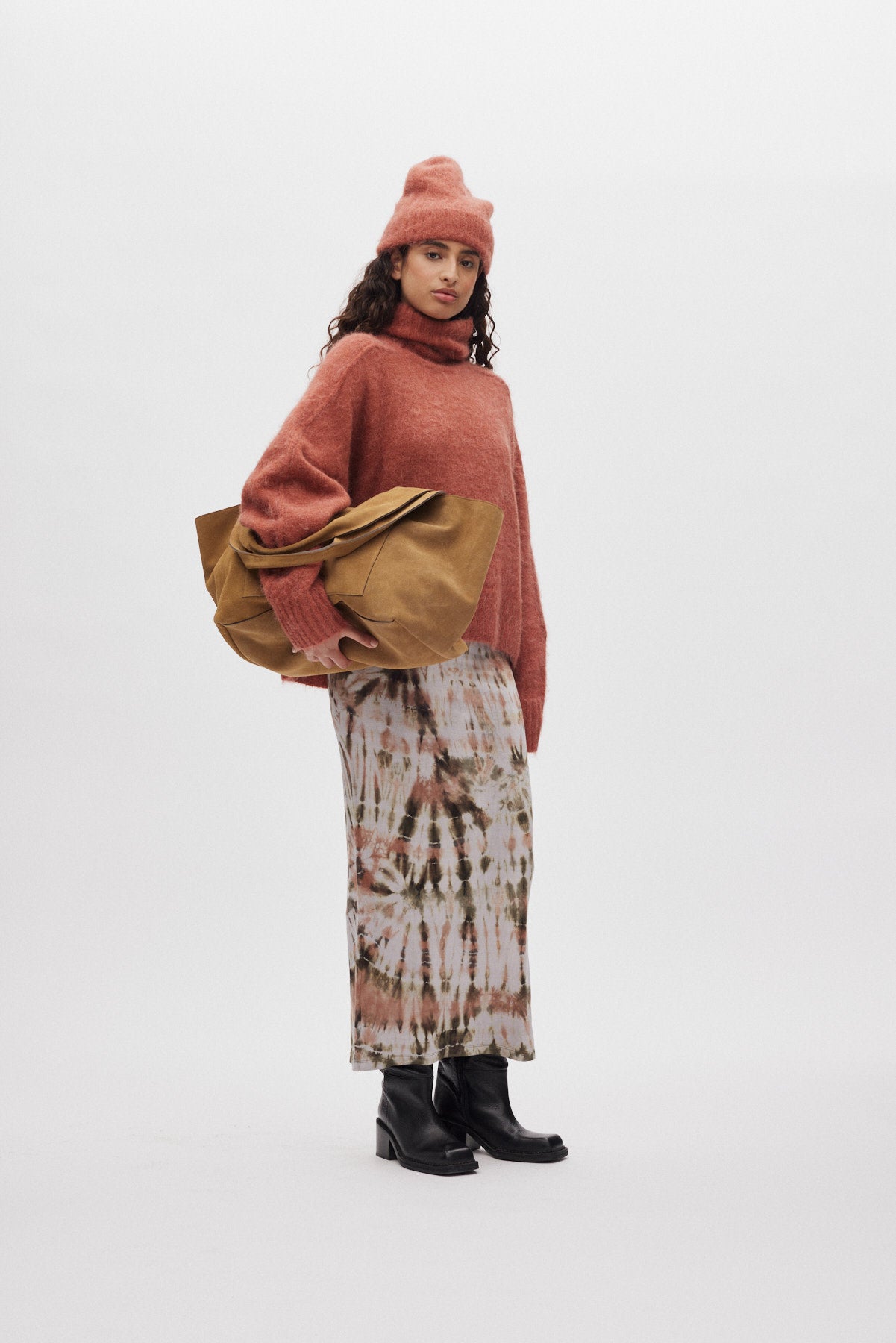 Mabeka - Fluffy knit funnel-neck sweater I Redwood