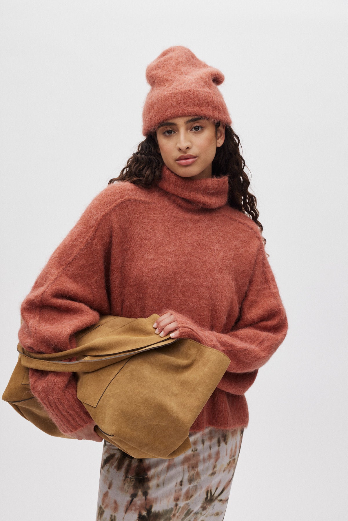 Majda - Fluffy knit hat I Redwood