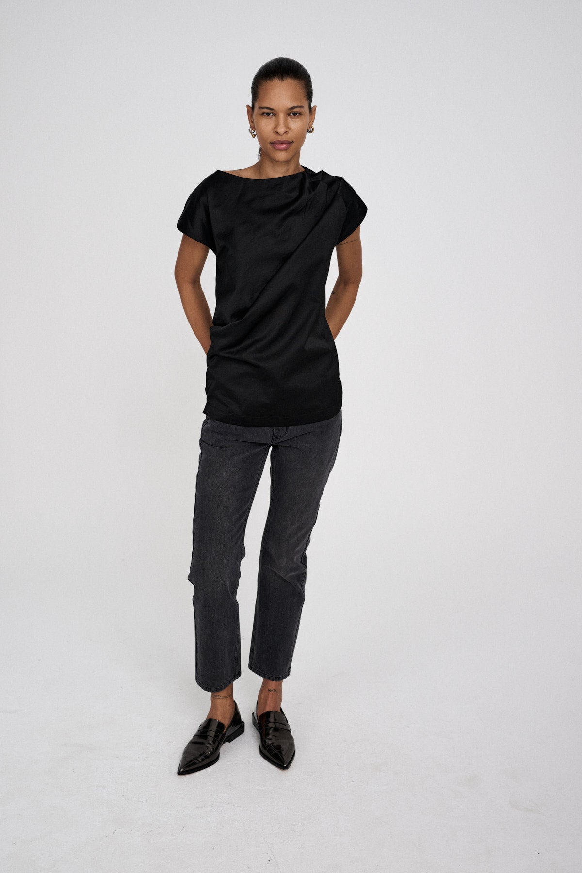 Fine - Denim black cropped pants I Washed black denim