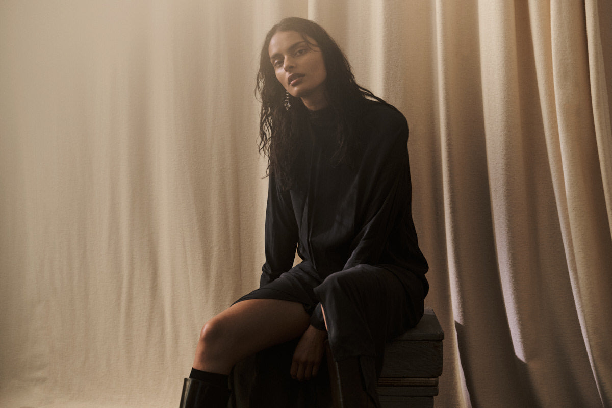 Fabiola - Matte drape zip sleeve dress I Pirate black