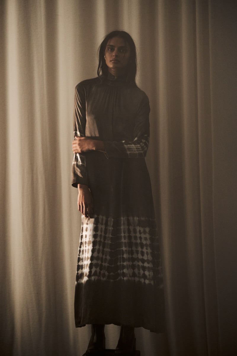 Heyal - Frequency funnel LS dress I Dry mocca combo