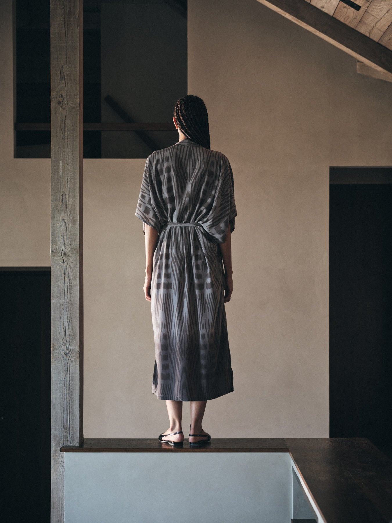 Alesandra - Ombre ikat kimono dress I Asphalt combo