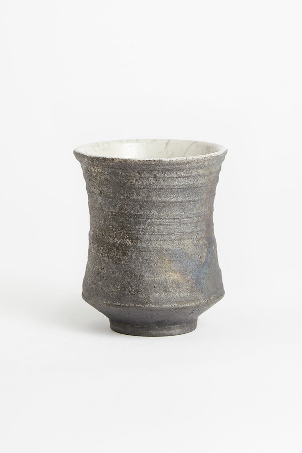 Handmade raku cup I Large - Visby Ceramics I Dark Grey