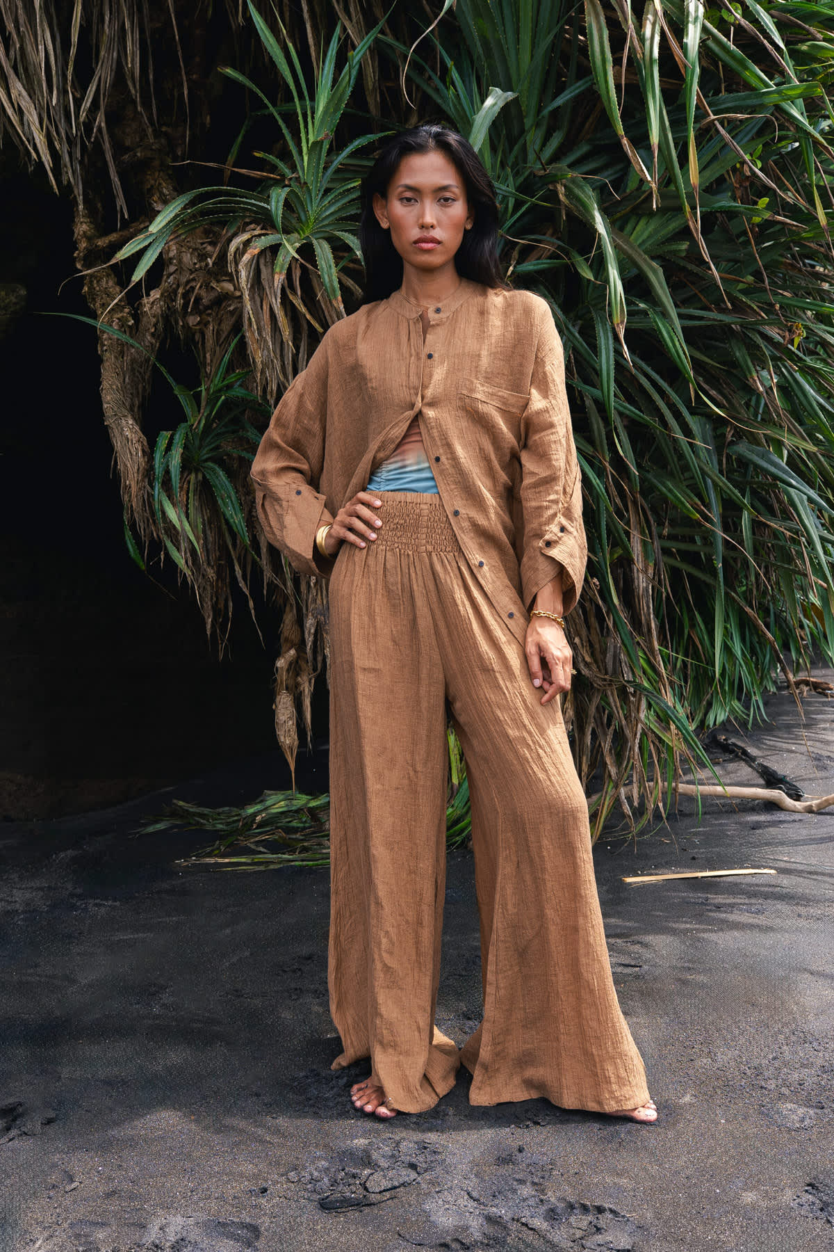 Karam - PRE-ORDER I Crinkled wide leg pants I Walnut