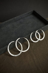 Nafsu - Silver hammered hoop L I Silver