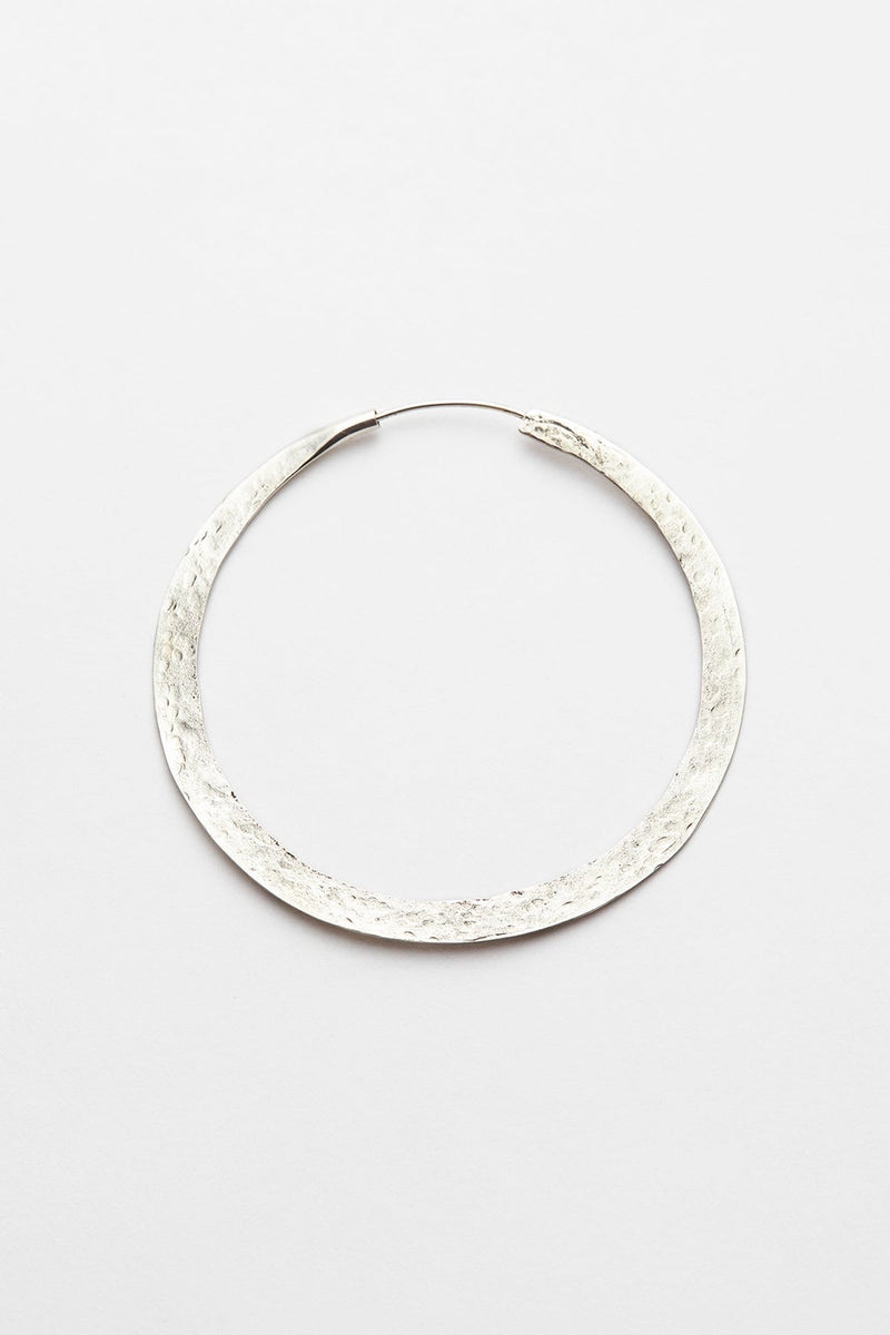 Nafsu - Silver hammered hoop L I Silver