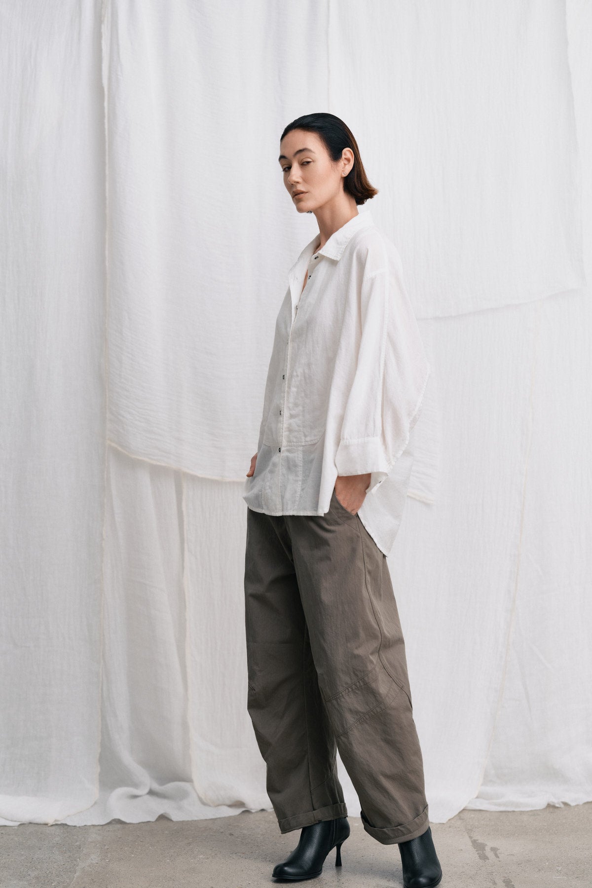 October - Utility shaped pants I Asphalt