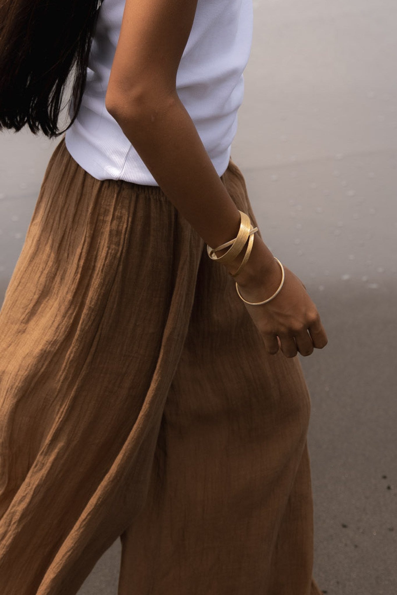 Carved wide bracelet - Rabens Momento I Gold