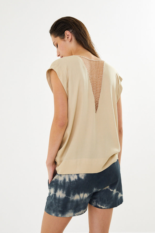 Rosalyn - Funnel web blouse I Sand