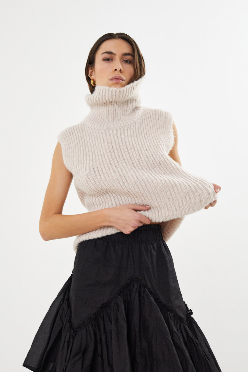 Koto - Dual knit funnel neck vest I Beige