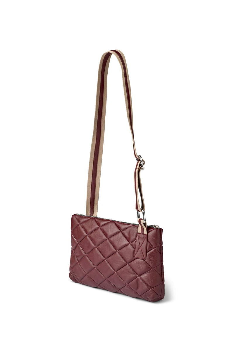 Siara - Quilted leather small bag I Burgundy