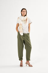 Raina - Canvas light pleat pant I Deep green