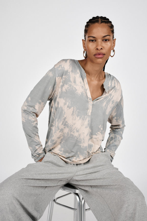 Matie - Misty placket long sleeve top I Aluminium combo